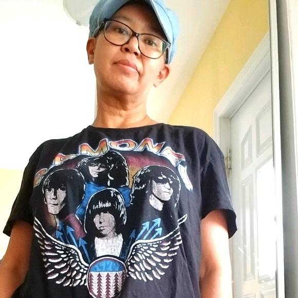 Meet your Posher, Kim - Picture 1 of 1